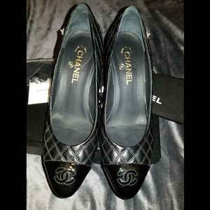 Chanel lambskin quilted pumps